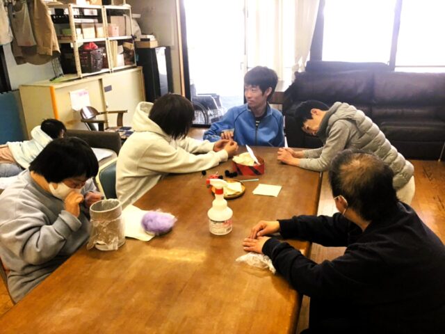 隣人同士が声をかけあい、ケアしあうからはじまること ──いぶきのグッド・ストーリー!⑦二村菜穂子 編 <前半> | いのちと生活を支える