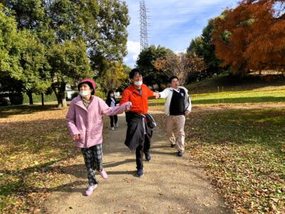 いぶき福祉会　にじの部屋　散歩風景